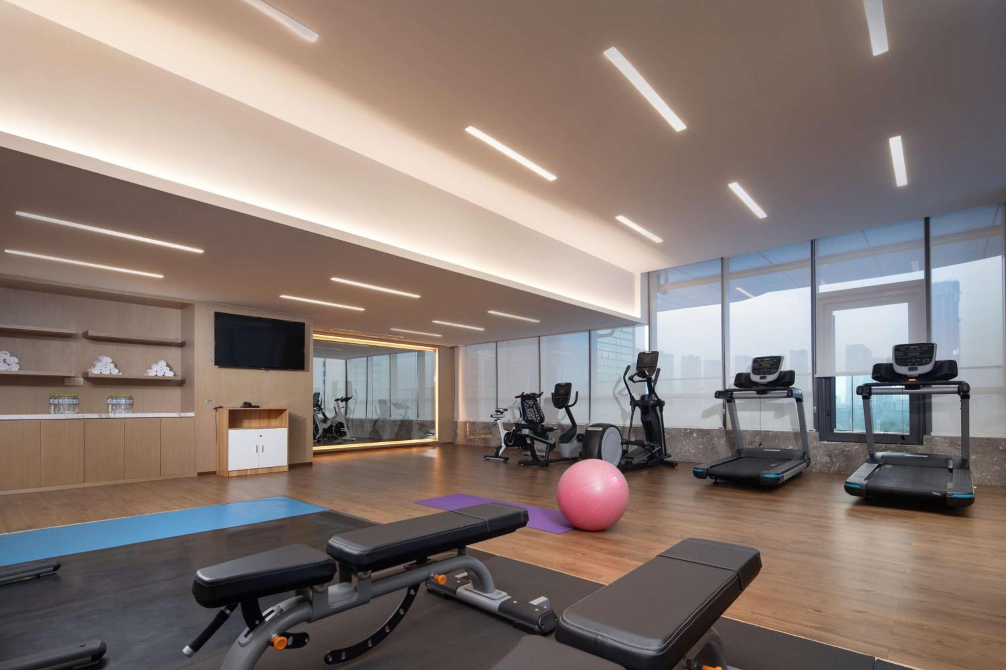 Hilton Garden Inn Zibo Zhangdian Bagian luar foto